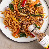 „Teriyaki Udon“ makaroni ar dārzeņiem