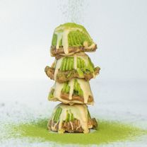 Veganiniai mačios ir baltojo šokolado skanėstai