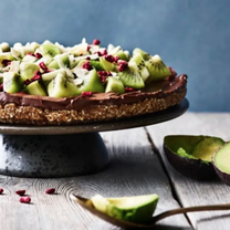 Avokado un kakao krēma deserts, bez glutēna