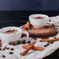 Šildanti kakava su peruvine pipirne