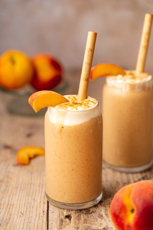 Baltyminiai kokteiliai su persikais