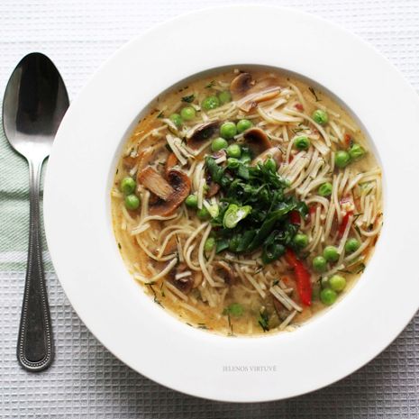 Miso sriuba su makaronais ir pievagrybiais