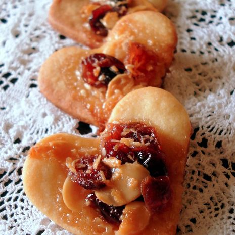 Печенье «Сердечки с клюквой».